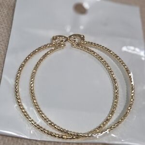 Elegant 18ct Gold Hoop Earrings